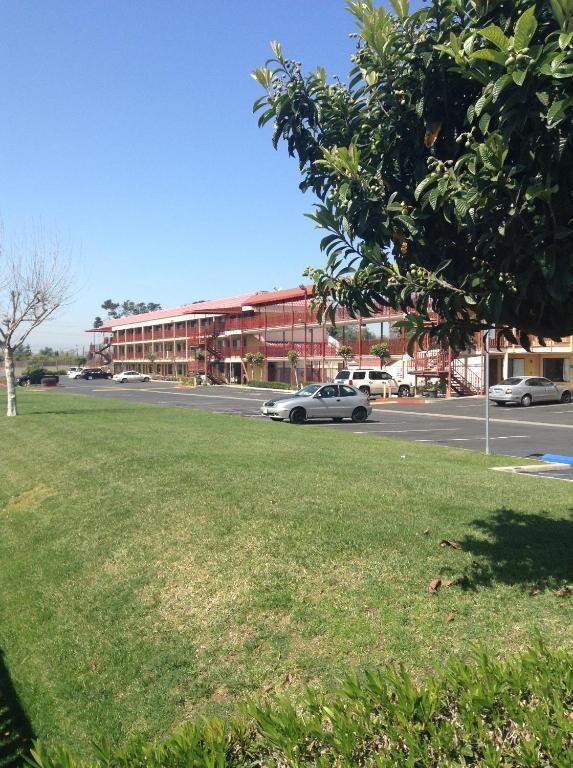 Budget Inn Anaheim/Santa Ana Exteriör bild