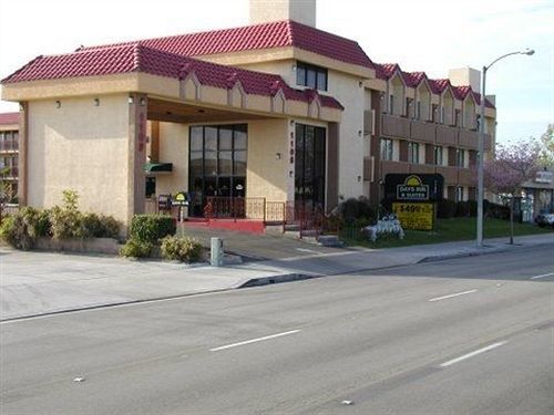 Budget Inn Anaheim/Santa Ana Exteriör bild