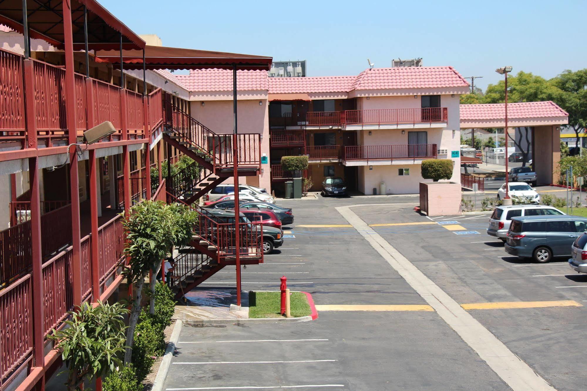 Budget Inn Anaheim/Santa Ana Exteriör bild