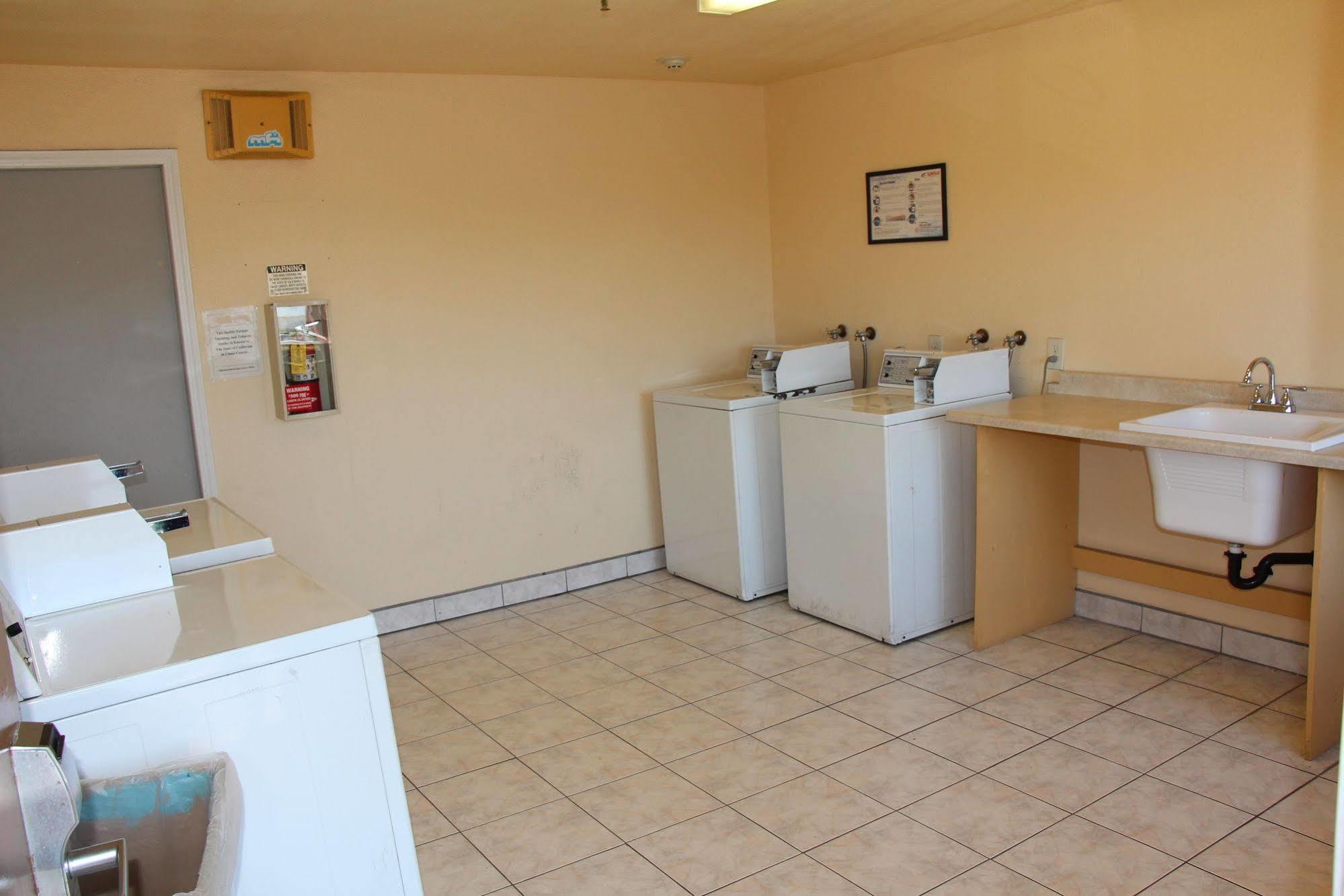Budget Inn Anaheim/Santa Ana Exteriör bild